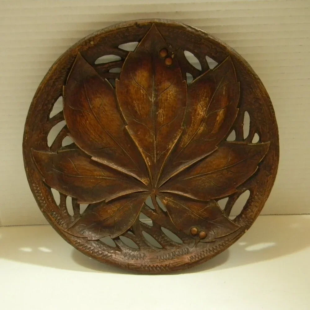 Vintage Syroco Wood Bowl Wall Hanging Leaf Holly Made in USA